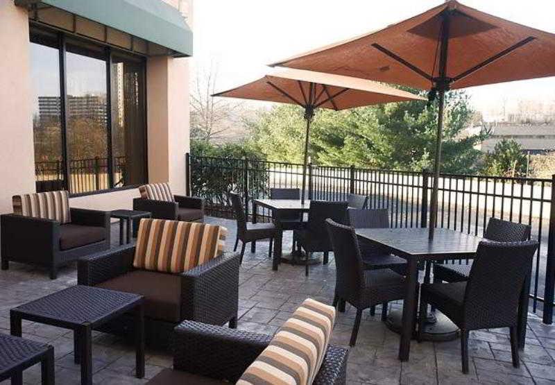Courtyard Hotel 3*
