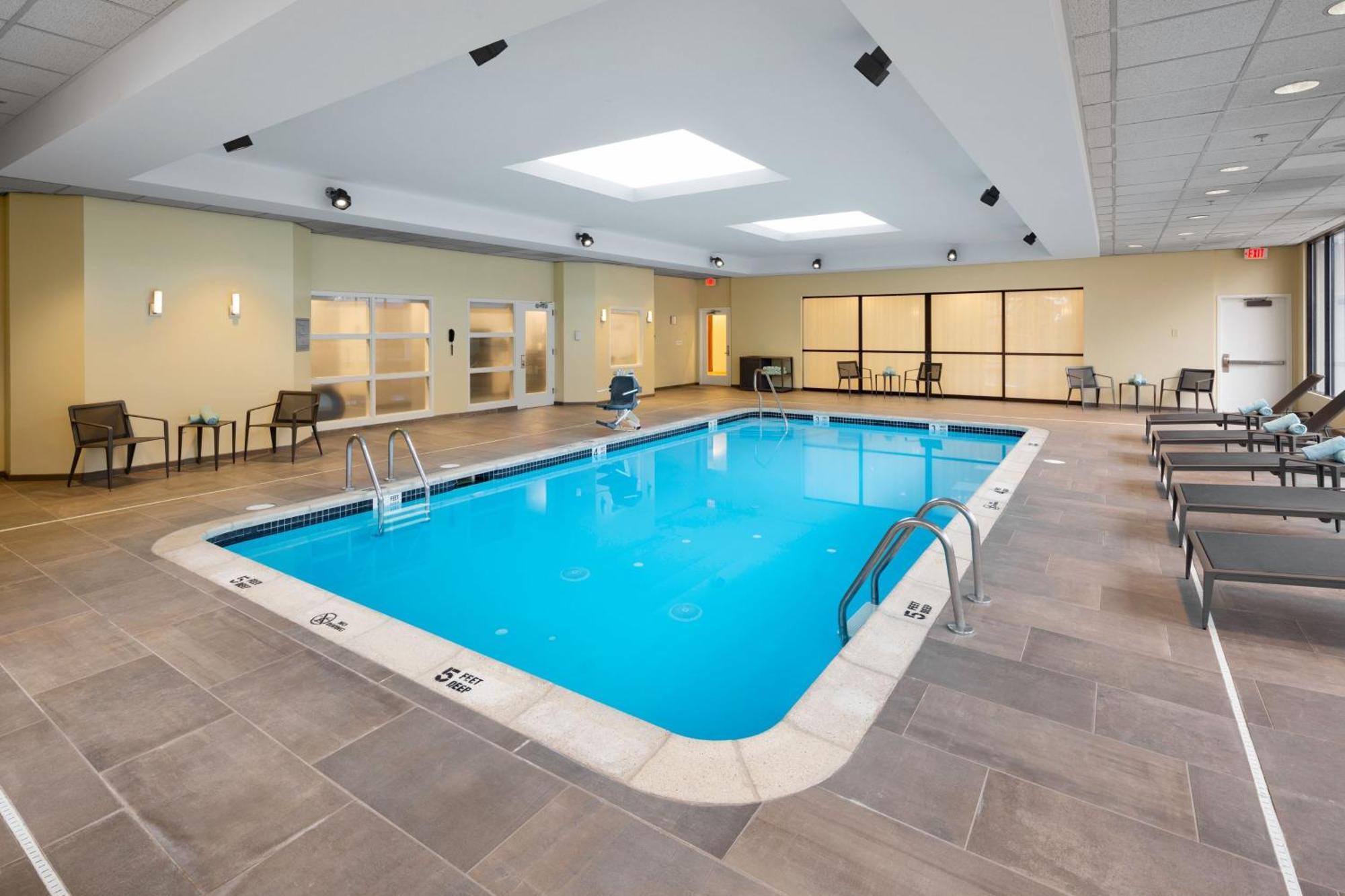 Courtyard Hotel Shelton