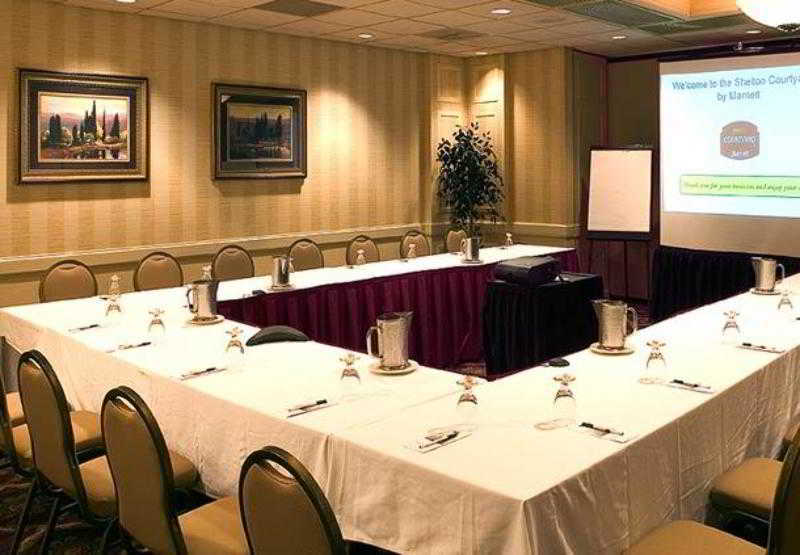 Courtyard Hotel 3*